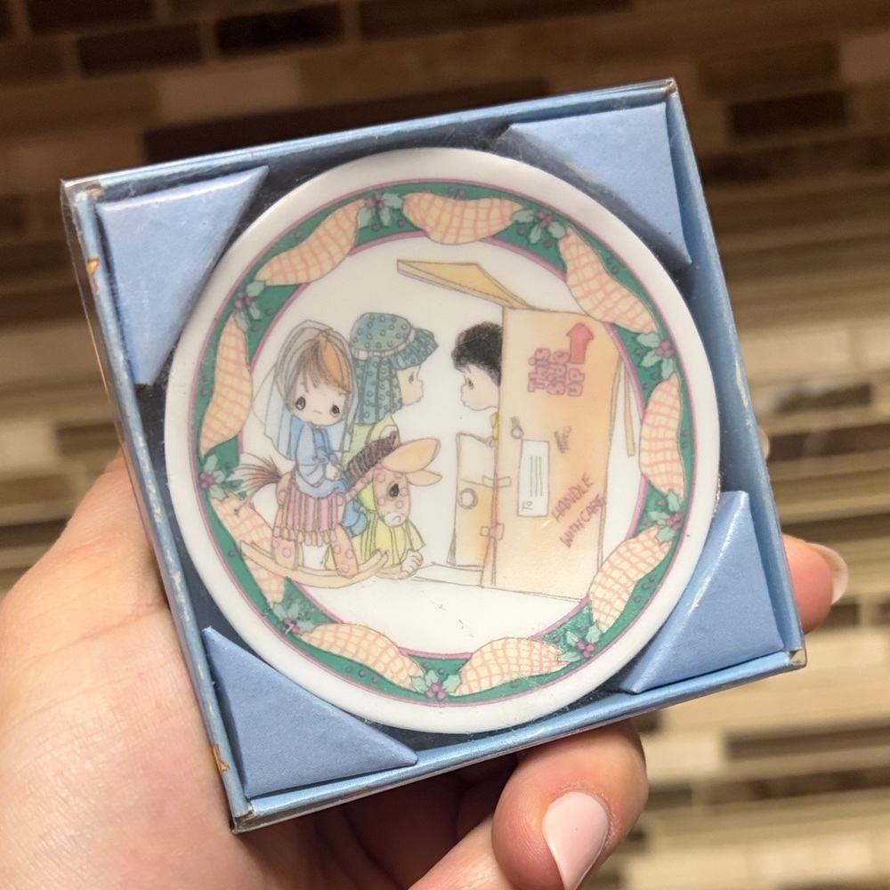 Precious Moments Mini Hanging Plate Ornament - Christmas Pageant Nativity NWT - Picture 2 of 8